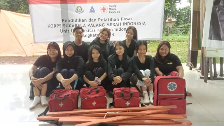 Diklatsar KSR PMI Unit UKI: Mencetak Relawan Muda yang Siap Bertugas