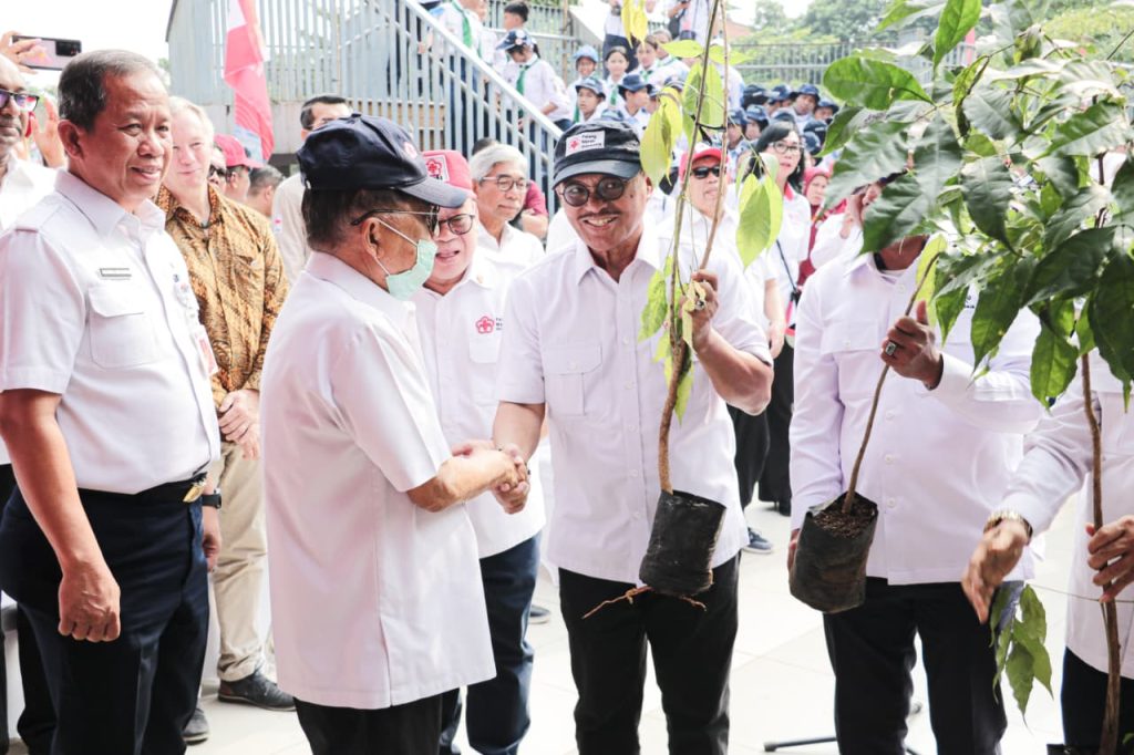 PMI Dumai Ikut Hadir di HUT PMI ke-80, Tebar Bibit Pohon dan Benih Ikan untuk Lingkungan